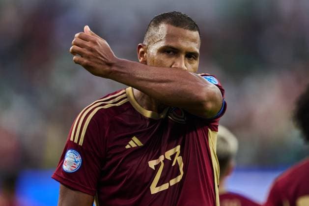 RECORD DATE NOT STATED Copa America USA 2024 Venezuela vs Mexico Salomon Rondon celebrates his goal 1-0 of Venezuela during the CONMEBOL Copa America 2024 group B match between Venezuela and Mexico, at SoFi Stadium, on June 26, 2024 in Inglewood, California, United States. INGLEWOOD CALIFORNIA UNITED STATES  Copyright: xJorgexMartinezx 20240626212729_CA_GB_2024_VEN_MEX_RONDON214
