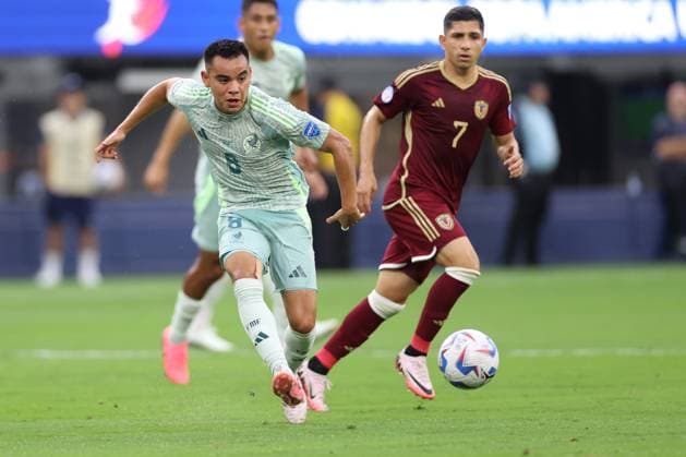 Venezuela gegen Mexiko 26. Juni 2024 Inglewood USA, Copa America Venezuela gegen Mexiko Carlos Rodriguez aus Mexiko Foto von Mark Leech Inglewood Kalifornien USA  Copyright: xMarkxLeechxOffside