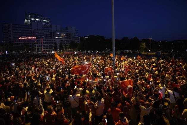 EURO 2024, Czech Republic - Turkey, Turkish fans celebrate victory in Hamburg