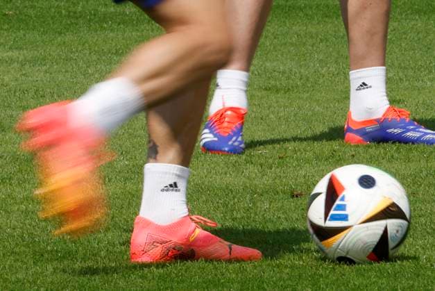 Sport Bilder des Tages Spain s soccer team players attend a training session ahead of their upcoming Euro2024 match against Georgia, in Donaueschingen, Germany, 27 June 2024. Training session of Spain !ACHTUNG: NUR REDAKTIONELLE NUTZUNG!  Copyright: xJ.J.xGuillénx GRAF8197 20240627-55013989990_1