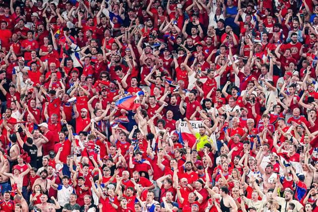 Czech Republic fans cheer after scoring 1 1 Tomas Soucek Czech Republic, 22 GER, Czech Republic vs Turkey, European Football Championship, UEFA Euro 2024, Matchday 3, 26 06 2024 GER, Czech Republic vs Turkey, European Football Championship, UEFA Euro 2024, Matchday 3, 26 06 2024 Hamburg Copyright: xEibner-Pressefoto MarcelxvonxFehrnx EP_MFN