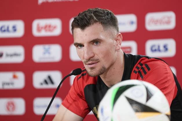 Belgium s Thomas Meunier pictured during a press conference, PK, Pressekonferenz of Belgian national soccer team Red Devils, Thursday 27 June 2024 in Freiberg am Neckar, Germany, during the UEFA EURO, EM, Europameisterschaft,Fussball 2024 European Soccer Championships. The Red Devils play in Group E at the Euro 2024 European Championships in Germany. After finishing second in the group, they advance to the eighth finals, to play against France next Monday. BRUNOxFAHY x95365653x
