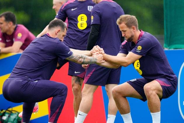 Lewis Dunk of England, Harry Kane of England, John Stones of England England Training, UEFA European Championship, EM, Europameisterschaft 2024, Football, Spa & Golf Resort Weimarer Land, Blankenhain, Germany, 27 Jun 2024 EDITORIAL USE ONLY No use with unauthorised audio, video, data, fixture lists, club league logos or live services. Online in-match use limited to 120 images, no video emulation. No use in betting, games or single club league player publications. Copyright: xDavexShopland Shutterstockx 14559245p