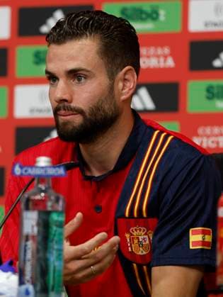 Spain s soccer team player Nacho attends a press conference, PK, Pressekonferenz following a training session of the team ahead of their upcoming Euro2024 match against Georgia, in Donaueschingen, Germany, 27 June 2024. Training session of Spain !ACHTUNG: NUR REDAKTIONELLE NUTZUNG!  Copyright: xJ.J.xGuillénx GRAF8303 20240627-55013991305_1