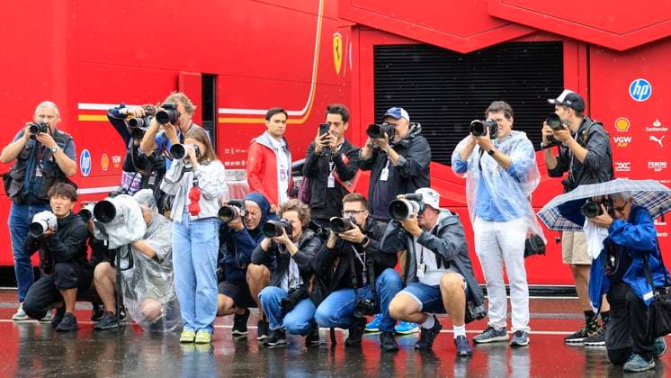 FORMULA 1 - GP of Austria 2024 SPIELBERG,AUSTRIA,27.JUN.24 - MOTORSPORTS, FORMULA 1 - Grand Prix of Austria, Red Bull Ring, preview. Image shows a feature with phoographers.  GEPAxpictures xMarioxBuehner-Weinrauch