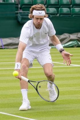 Russian tennis player Andrey Rublev practices before the start of the Wimbledon Tennis Championships held at the All England Lawn Tennis & Croquet Club Featuring: Andrey Rublev Where: London, United Kingdom When: 27 Jun 2024 Credit: Ray Tang Cover Images **STRICTLY EDITORIAL USE ONLY** EDITORIAL USE ONLY. RESTRICTED TO NEWSPAPERS BASED IN THE UK Copyright: xx coverimg53889840
