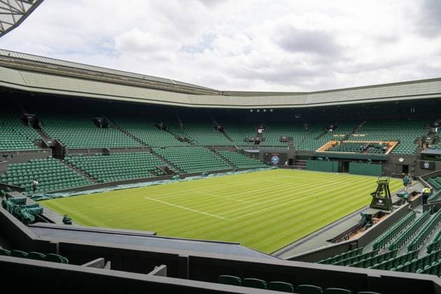 A view of the centre court before the start of the Wimbledon Tennis Championships held at the All England Lawn Tennis & Croquet Club Featuring: Centre court Where: London, United Kingdom When: 27 Jun 2024 Credit: Ray Tang Cover Images **STRICTLY EDITORIAL USE ONLY** EDITORIAL USE ONLY. RESTRICTED TO NEWSPAPERS BASED IN THE UK Copyright: xx coverimg53889845
