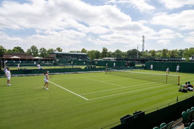 Tennis players practice on the grass show courts before the start of the Wimbledon Tennis Championships held at the All England Lawn Tennis & Croquet Club Featuring: Centre court Where: London, United Kingdom When: 27 Jun 2024 Credit: Ray Tang Cover Images **STRICTLY EDITORIAL USE ONLY** EDITORIAL USE ONLY. RESTRICTED TO NEWSPAPERS BASED IN THE UK Copyright: xx coverimg53889849