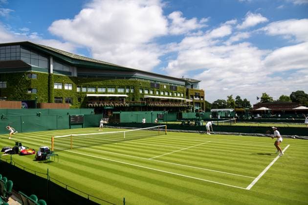 Tennis players practice on the grass show courts before the start of the Wimbledon Tennis Championships held at the All England Lawn Tennis & Croquet Club Featuring: Centre court Where: London, United Kingdom When: 27 Jun 2024 Credit: Ray Tang Cover Images **STRICTLY EDITORIAL USE ONLY** EDITORIAL USE ONLY. RESTRICTED TO NEWSPAPERS BASED IN THE UK Copyright: xx coverimg53889850