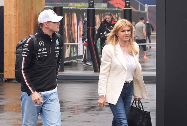 27 06 2024, Red Bull Ring, Spielber, Formula 1 Grand Prix of Austria 2024 , in the picture test driver Mick Schumacher DEU , Mercedes AMG Petronas Formula One Team with his mother Corinna Schumacher Defodi 506 20240627 hbr 0527 Defodi-506