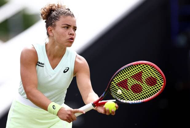 Jasmine Paolini of Italy during their Quarter Final match. Rothesay International Eastbourne, Day 5, Tennis, Devonshire Park, Eastbourne, UK - 27 June 2024  Copyright: xJamesxMarsh Shutterstockx 14555505am