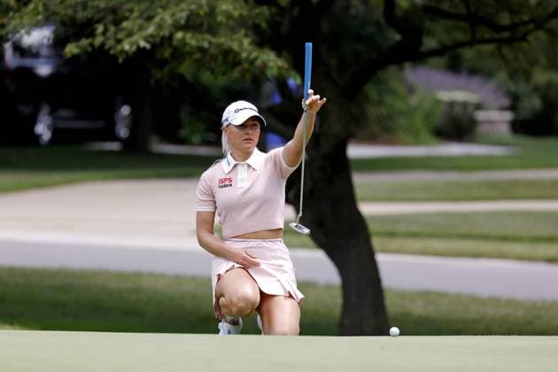 MIDLAND, MI - JUNE 27: LPGA, Golf Damen golfer Charley Hull lines up her putt on the 16th hole during the first round of the LPGA Dow Championship on June 27, 2024, at Midland Country Club in Midland, Michigan. (Photo by Brian Spurlock Icon Sportswire) GOLF: JUN 27 LPGA Dow Championship EDITORIAL USE ONLY Icon24062738