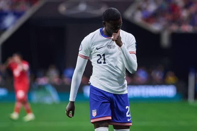 RECORD DATE NOT STATED Copa America USA 2024 Panama vs United States Timothy Weah of United States received red card during the CONMEBOL Copa America 2024 group C match between Panama and United States (USA), at Mercedes Benz Stadium, on June 27, 2024 in Atlanta, Georgia, United States. ATLANTA GEORGIA UNITED STATES  Copyright: xJONATHANxDUENASx 20240627172225_CA_GC_2024_PAN_USA_WEAH74
