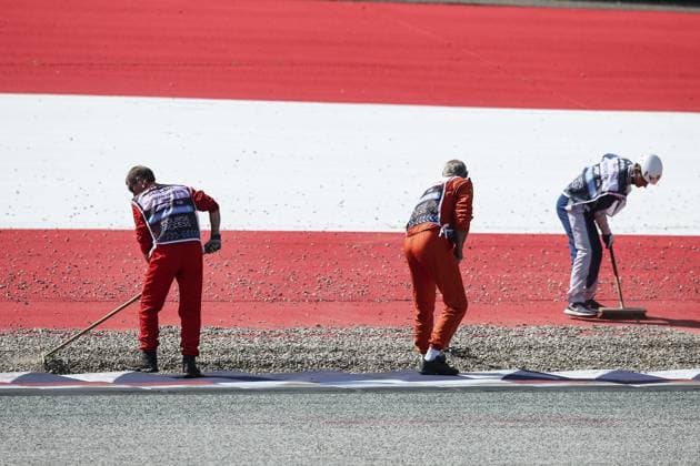 Marshall, commissaire de piste, marshal, marshalls, marshals on track during the Formula 1 Qatar Airways Austrian Grand Prix 2024, 11th round of the 2024 Formula One World Championship, WM, Weltmeisterschaft from June 28 to 30, 2024 on the Red Bull Ring, in Spielberg, Austria - F1 - AUSTRIAN GRAND PRIX 2024 DPPI Panoramic  240628_R11_AUSTRIA_DP_XB3_0100
