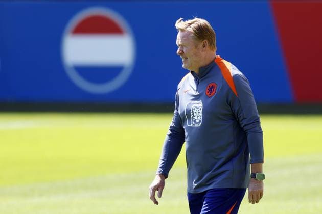 WOLFSBURG - National coach Ronald Koeman during a training session of the Dutch national team, Nationalteam in the AOK Stadium on June 28, 2024 in Wolfsburg, Germany. The Dutch national team is preparing for the eighth finals at the European Football Championship in Germany against Romania. ANP KOEN VAN WEEL UEFA EURO, EM, Europameisterschaft,Fussball 2024 Germany 2024 xVIxANPxSportx xxANPxIVx 502249685 originalFilename: 502249685.jpg