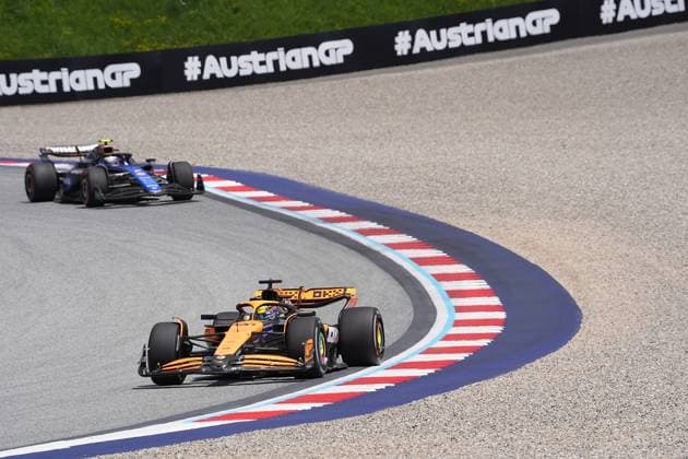 Formula 1 Austrian Grand Prix 2024 28 06 2024, Red Bull Ring, Spielberg, Formula 1 Austrian Grand Prix 2024 , in the picture Oscar Piastri AUS , McLaren F1 Team, Logan Sargeant USA , Williams Racing nordphotoxGmbHx xBratic nph00250