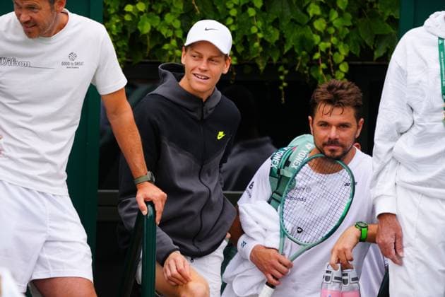 Jannik Sinner and Stan Wawrinka wait on Court 18 for their practice session Wimbledon Tennis Championships, Practice and Previews, The All England Lawn Tennis and Croquet Club, London, UK - 28 Jun 2024  Copyright: xJavierxGarcia Shutterstockx 14560178ce