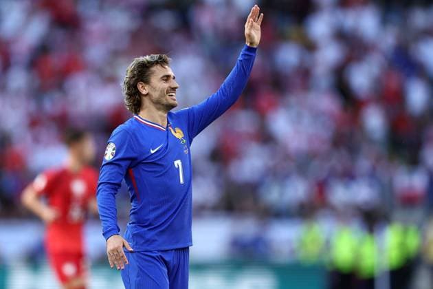 France - Poland Antoine Griezmann of France gestures during the UEFA EURO, EM, Europameisterschaft,Fussball 2024 Group D football match between France and Poland at BVB Stadion Dortmund on June 25, 2024 in Dortmund, Germany . Dortmund BVB Stadion Dortmund Germany Copyright: xMarcoxCanonierox