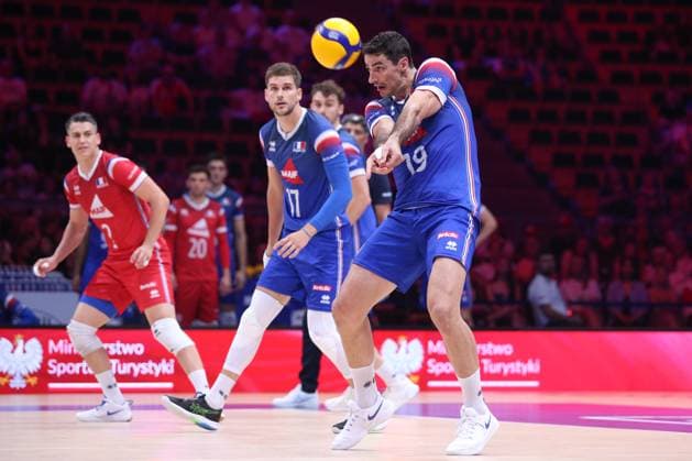 LODZ 28.06.2024 SIATKOWKA MEZCZYZN LIGA NARODOW 2024 TURNIEJ FINALOWY - CWIERCFINAL: WLOCHY - FRANCJA --- MENS VOLLEYBALL NATIONS LEAGUE 2024 FINAL ROUND - QUARTERFINAL MATCH IN LODZ: ITALY - FRANCE N Z TREVOR CLEVENOT YACINE LOUATI FOT. ANNA KLEPACZKO FOTOPYK NEWSPIX.PL --- Newspix.pl POLAND OUT!  240628LUM012