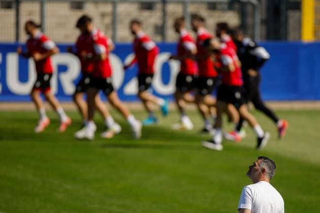 Georgia s head coach Willy Sagnol leads a training session in Velbert, Germany, 28 June 2024. The team prepares its Euro2024 round of 16 soccer game against Spain on next 30 June. Georgia s training session !ACHTUNG: NUR REDAKTIONELLE NUTZUNG!  Copyright: xALBERTOxESTEVEZx GRAF9096 20240628-55014005439_1