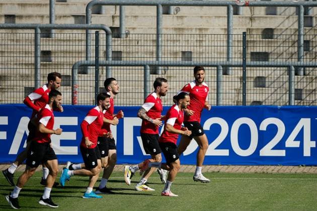 Georgia s players attend a training session in Velbert, Germany, 28 June 2024. The team prepares its Euro2024 round of 16 soccer game against Spain on next 30 June. Georgia s training session !ACHTUNG: NUR REDAKTIONELLE NUTZUNG!  Copyright: xALBERTOxESTEVEZx GRAF9084 20240628-55014005445_1