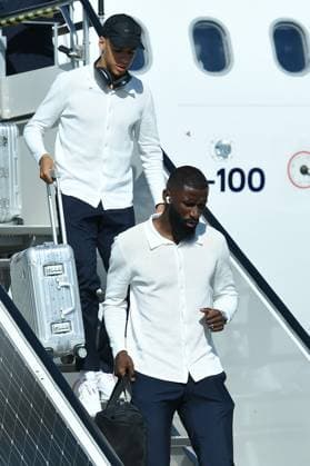 Dortmund Airport welcomes the German national team The German national team arriving at Dortmund Airport Antonio Rüdiger Germany , front Jamal Musiala Germany , back xRx