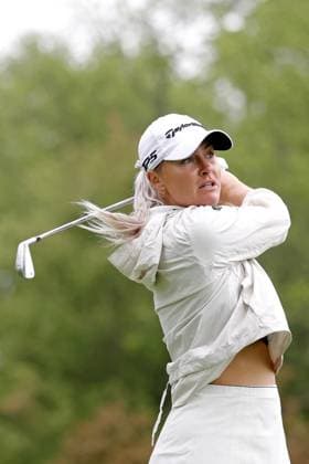MIDLAND, MI - JUNE 28: LPGA, Golf Damen golfer Charley Hull plays her tee shot on the 4th hole during the second round of the LPGA Dow Championship on June 28, 2024, at Midland Country Club in Midland, Michigan. (Photo by Brian Spurlock Icon Sportswire) GOLF: JUN 28 LPGA Dow Championship EDITORIAL USE ONLY Icon24062830