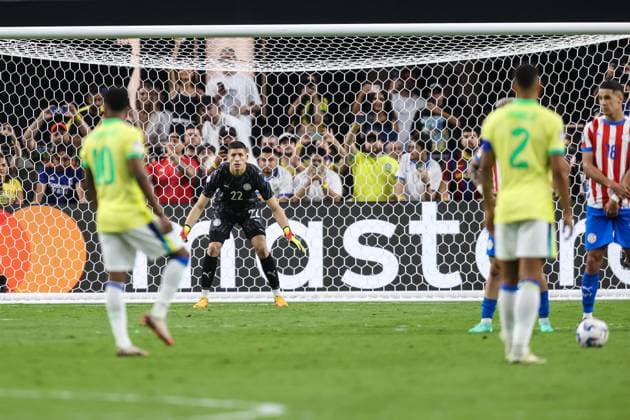 SOCCER: Copa America Group D Stage Paraguay vs Brazil JUN 28 June 28, 2024: Paraguay goalkeeper Rodrigo MoroÂ­nigo (22) in goal during a penalty kick during the CONMEBOL Copa America Group D Stage match at Allegiant Stadium between Paraguay vs Brazil on June 28, 2024 in Las Vegas, NV. Christopher Trim CSM. (Credit Image: Â Christopher Trim Cal Media) Las Vegas Nevada United States of America EDITORIAL USE ONLY Copyright: xx ZUMA-20240628_zma_c04_054.jpg ChristopherxTrimx csmphotothree267492