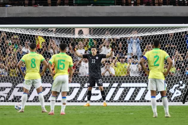 SOCCER: Copa America Group D Stage Paraguay vs Brazil JUN 28 June 28, 2024: Paraguay goalkeeper Rodrigo MoroÂ­nigo (22) in goal during a penalty kick during the CONMEBOL Copa America Group D Stage match at Allegiant Stadium between Paraguay vs Brazil on June 28, 2024 in Las Vegas, NV. Christopher Trim CSM. (Credit Image: Â Christopher Trim Cal Media) Las Vegas Nevada United States of America EDITORIAL USE ONLY Copyright: xx ZUMA-20240628_zma_c04_058.jpg ChristopherxTrimx csmphotothree267513