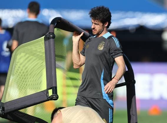Argentina s team s coach s assistant Pablo Aimar during a training session ahead the match against Peru for the Copa America USA 2024, group A, at Florida International University FIU , on June 28, 2024 MIAMI UNITED STATES Copyright: xALEJANDROxPAGNIx