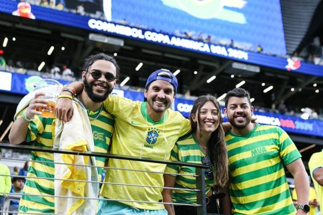 SOCCER: Copa America Group D Stage Paraguay vs Brazil JUN 28 June 28, 2024: A group of Brazil fans pose for a photo prior to the start of the CONMEBOL Copa America Group D Stage match at Allegiant Stadium between Paraguay vs Brazil on June 28, 2024 in Las Vegas, NV. Christopher Trim CSM. (Credit Image: Â Christopher Trim Cal Media) Las Vegas Nevada United States of America EDITORIAL USE ONLY Copyright: xx ZUMA-20240628_zma_c04_106.jpg ChristopherxTrimx csmphotothree267556