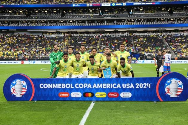 SOCCER: Copa America Group D Stage Paraguay vs Brazil JUN 28 June 28, 2024: Team Brazil poses for a photo on the pitch the prior to the start of the CONMEBOL Copa America Group D Stage match at Allegiant Stadium between Paraguay vs Brazil on June 28, 2024 in Las Vegas, NV. Christopher Trim CSM. (Credit Image: Â Christopher Trim Cal Media) Las Vegas Nevada United States of America EDITORIAL USE ONLY Copyright: xx ZUMA-20240628_zma_c04_130.jpg ChristopherxTrimx csmphotothree267561