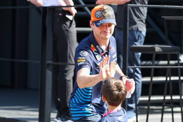 Arrival at the paddock, Max Verstappen Red Bull high-fives a small fan, Sprint, Austrian Grand Prix, Motorsport, Men, Formula 1, 29 06 2024 Spielberg Styria Austria Copyright: xkolbert-press ChristianxKolbertx