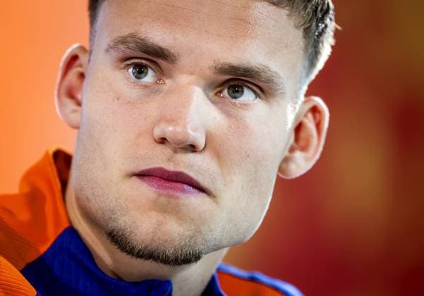 Sport Bilder des Tages WOLFSBURG - Bart Verbruggen during a media moment of the Dutch national team, Nationalteam in the Volkswagen Arena on June 29, 2024 in Wolfsburg, Germany. The Dutch national team is preparing for the eighth finals at the European Football Championship in Germany against Romania. ANP KOEN VAN WEEL UEFA EURO, EM, Europameisterschaft,Fussball 2024 Germany 2024 xVIxANPxSportx xxANPxIVx 502318973 originalFilename: 502318973.jpg