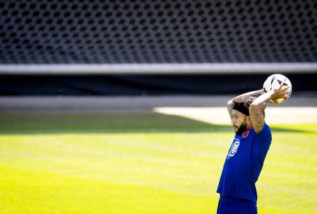 WOLFSBURG - Memphis Depay during a training session of the Dutch national team, Nationalteam at the AOK Stadium on June 29, 2024 in Wolfsburg, Germany. The Dutch national team is preparing for the eighth finals at the European Football Championship in Germany against Romania. ANP KOEN VAN WEEL UEFA EURO, EM, Europameisterschaft,Fussball 2024 Germany 2024 xVIxANPxSportx xxANPxIVx 502324173 originalFilename: 502324173.jpg