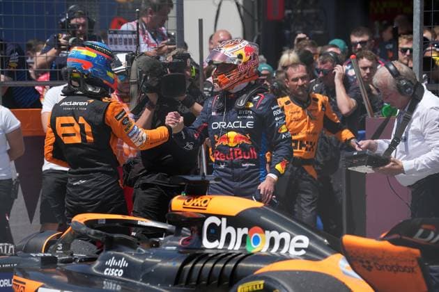 Formula 1 Grand Prix of Austria 2024 29 06 2024, Red Bull Ring, Spielberg, Formula 1 Grand Prix of Austria 2024 , in the picture 2nd place for Oscar Piastri AUS , McLaren F1 Team, he congratulates winner Max Verstappen NLD , Oracle Red Bull Racing nordphotoxGmbHx xBratic nph00250