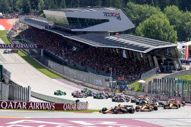 FORMULA 1 - GP of Austria 2024 SPIELBERG,AUSTRIA,29.JUN.24 - MOTORSPORTS, FORMULA 1 - Grand Prix of Austria, Red Bull Ring, sprint race. Image shows the start with Max Verstappen (NED Red Bull Racing), Lando Norris (GBR McLaren) and Oscar Piastri (AUS McLaren).  GEPAxpictures xMarioxBuehner-Weinrauch