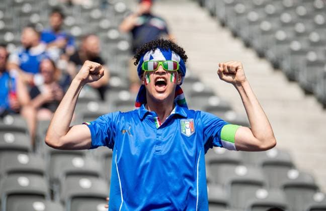 Football, men, season 2023 24, Euro 2024 round of 16 in Berlin, Switzerland Italy, fans of Italy in the stands, 29 06 2024, Copyright: xSebastianxRäppold MatthiasxKochx