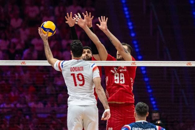 Poland - France 29.06.2024 Lodz, Poland, men s Volleyball Nations League, final round semifinals , game ( match ) Poland - France ; image shows: 99f (L) Marcin Janusz (C) Norbert Huber (R) photo Katarzyna Plewczynska Fotostyk Copyright: xFotostykxPhotoxAgencyx 20240629FCTKP107