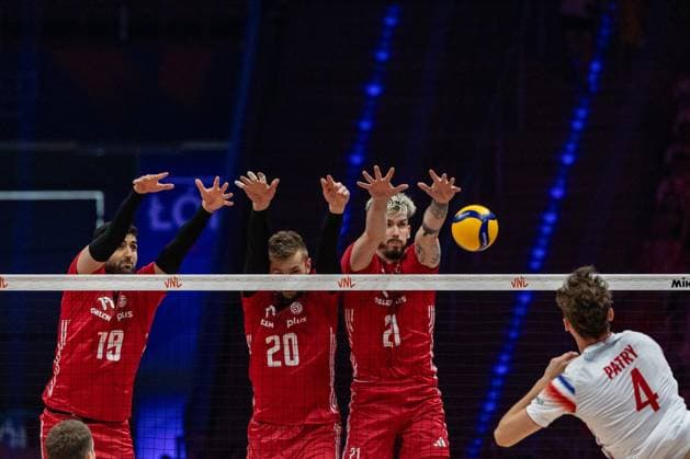 Poland - France 29.06.2024 Lodz, Poland, men s Volleyball Nations League, final round semifinals , game ( match ) Poland - France ; image shows: Marcin Janusz (19) Mateusz Bieniek (20) Tomasz Fornal (21) Jean Patry (4) photo Katarzyna Plewczynska Fotostyk Copyright: xFotostykxPhotoxAgencyx 20240629FCTKP063
