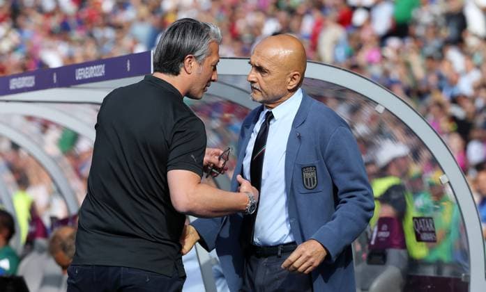 Coach Murat Yakin greets coach Luciano Spalletti before the start of the match Sport Football Soccer European Championship Euro 2024 European Championship Men Season 2023 2024 29 06 2024 Switzerland SUI vs Italy ITA in Berlin DFL regulations prohibit any use of photographs as image sequences and or quasi video