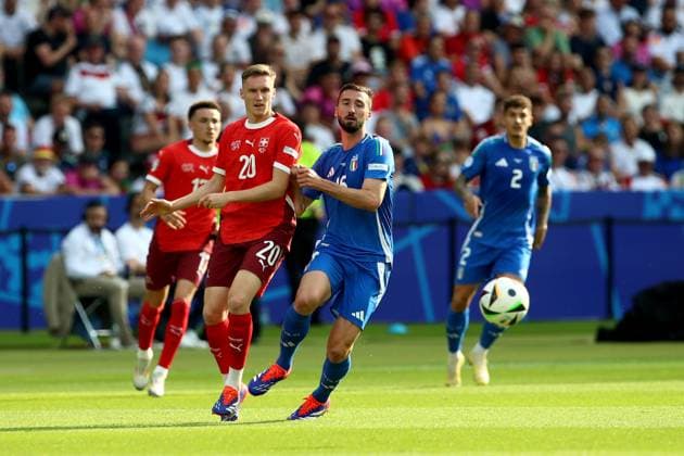 29 06 2024, xtgx, European Football Championship 2024 1 8 Final, Switzerland Italy emspor, v l Michel Aebischer Switzerland Bryan Cristante Italy duel, action, action, battle for the ball UEFA REGULATIONS PROHIBIT ANY USE OF PHOTOGRAPHS as IMAGE SEQUENCES and or QUASI VIDEO Berlin
