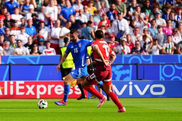 Bryan Cristante Italy, 16 , Ricardo Rodriguez Switzerland, 13 GER, Switzerland vs Italy, European Football Championship, UEFA Euro 2024, Round of 16, 29 06 2024 GER, Switzerland vs Italy, European Football Championship, UEFA Euro 2024, Round of 16, 29 06 2024 Berlin Copyright: xEibner-Pressefoto MarcelxvonxFehrnx EP_MFN
