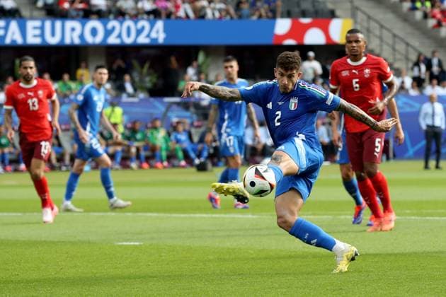 29 06 2024, xtgx, European Football Championship 2024 1 8 Final, Switzerland Italy emspor, v l Giovanni Di Lorenzo Italy UEFA REGULATIONS PROHIBIT ANY USE OF PHOTOGRAPHS as IMAGE SEQUENCES and or QUASI VIDEO Berlin