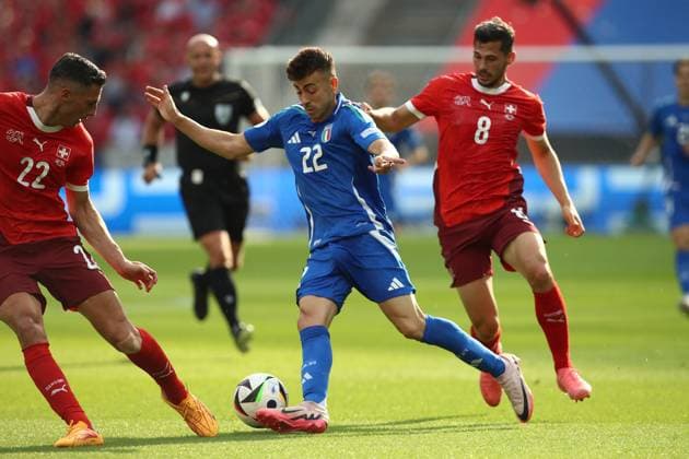 29 06 2024, xtgx, European Football Championship 2024 1 8 Final, Switzerland Italy emspor, v l Fabian Schär Switzerland Remo Freuler Switzerland Stephan El Shaarawy Italy duel, action, action, battle for the ball UEFA REGULATIONS PROHIBIT ANY USE OF PHOTOGRAPHS as IMAGE SEQUENCES and or QUASI VIDEO Berlin