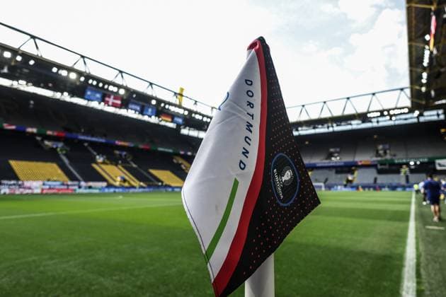 Sport, Football, UEFA EURO 2024 Round of 16 Germany Denmark 29 06 2024, BVB Stadium Dortmund Corner flag with the inscription Dortmund and the UEFA EURO 2024 logo before the match in the empty stadium Dortmund BVB Stadium Dortmund North Rhine-Westphalia Germany