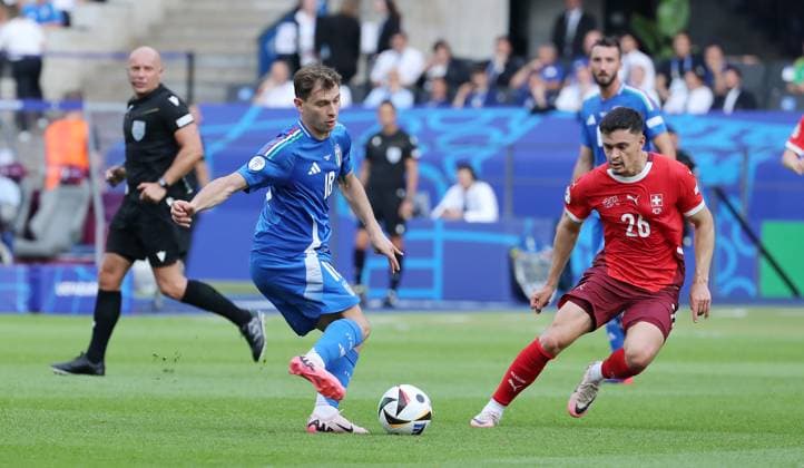Nicolo Barella, Fabian Rieder duel match scene Action Sport Football Soccer European Championship Euro 2024 European Championship Men Season 2023 2024 29 06 2024 Switzerland SUI vs Italy ITA in Berlin DFL regulations prohibit any use of photographs as image sequences and or quasi video