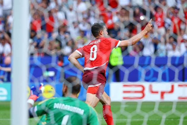 2024.06.29 Berlin Pilka nozna Reprezentacja Mistrzostwa Europy EURO 2024 Niemcy Szwajcaria - Wlochy N z Remo Freuler bramka gol radosc na 1-0 Foto Pawel Andrachiewicz PressFocus 2024.06.29 Berlin Football European Championships 2024 EURO 2024 Germany Switzerland - Italy Remo Freuler bramka gol radosc na 1-0 Credit: Pawel Andrachiewicz PressFocus NEWSPIX.PL --- Newspix.pl POLAND OUT!  20240629_xPF_PA050
