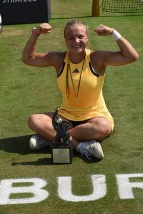 29 06 2024 Bad Homburg vor der Höhe WTA grass tennis tournament from 22 6 to 29 6 2024 Bad Homburg Open 2024 singles final between Diana Shnaider RUS and Donna Vekic Croatia Picture shows winner of the Bad Homburg Open 2024 Diana Schneider