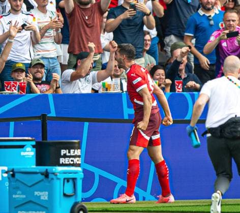 Football, men, 2023 24 season, Euro 2024 round of 16 in Berlin, Switzerland Italy, Remo Freuler Switzerland , cheering after scoring 1 0, 29 06 2024, Copyright: xSebastianxRäppold MatthiasxKochx